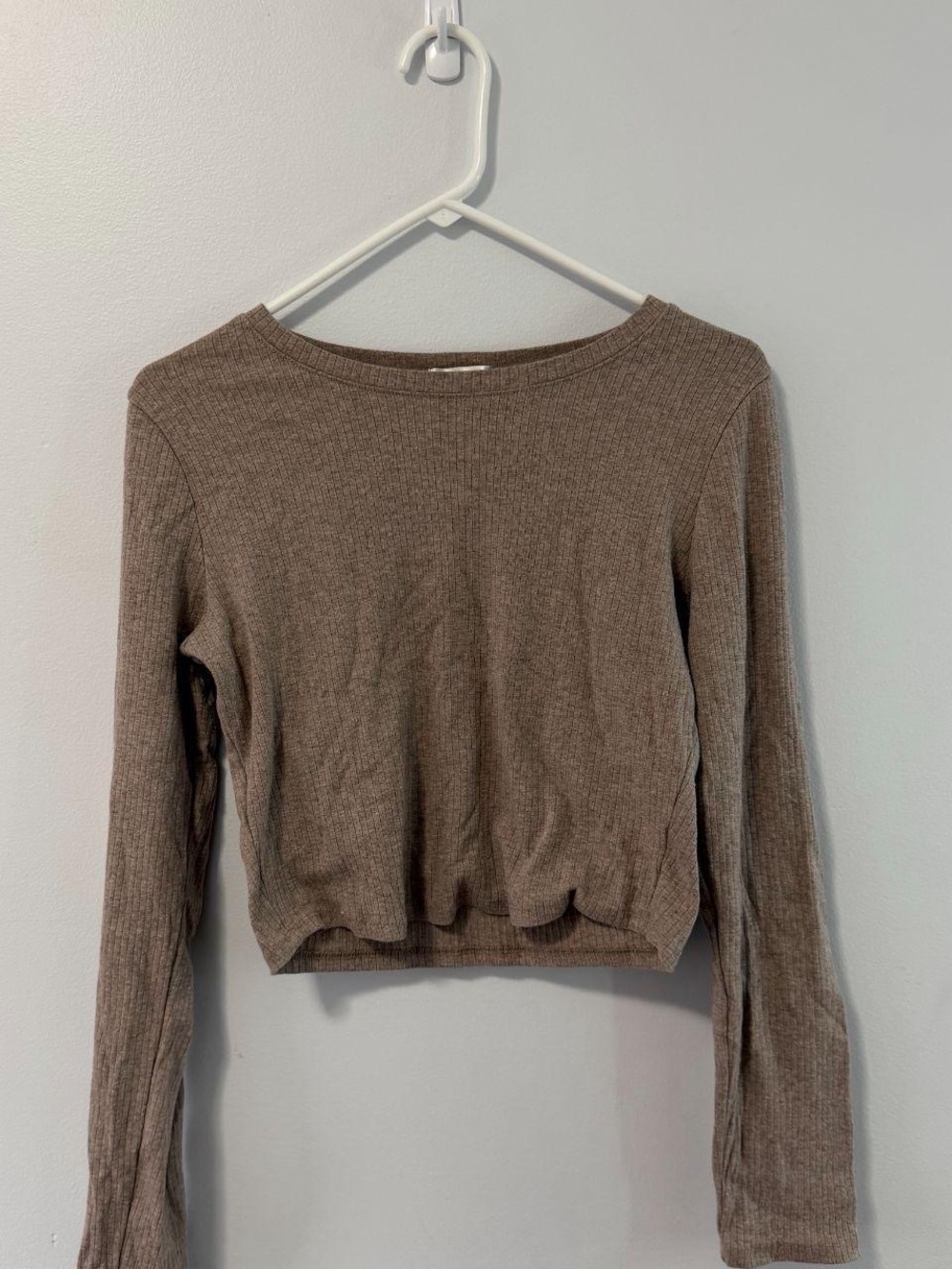 Ribbed Long-Sleeve Crop Top - Brown